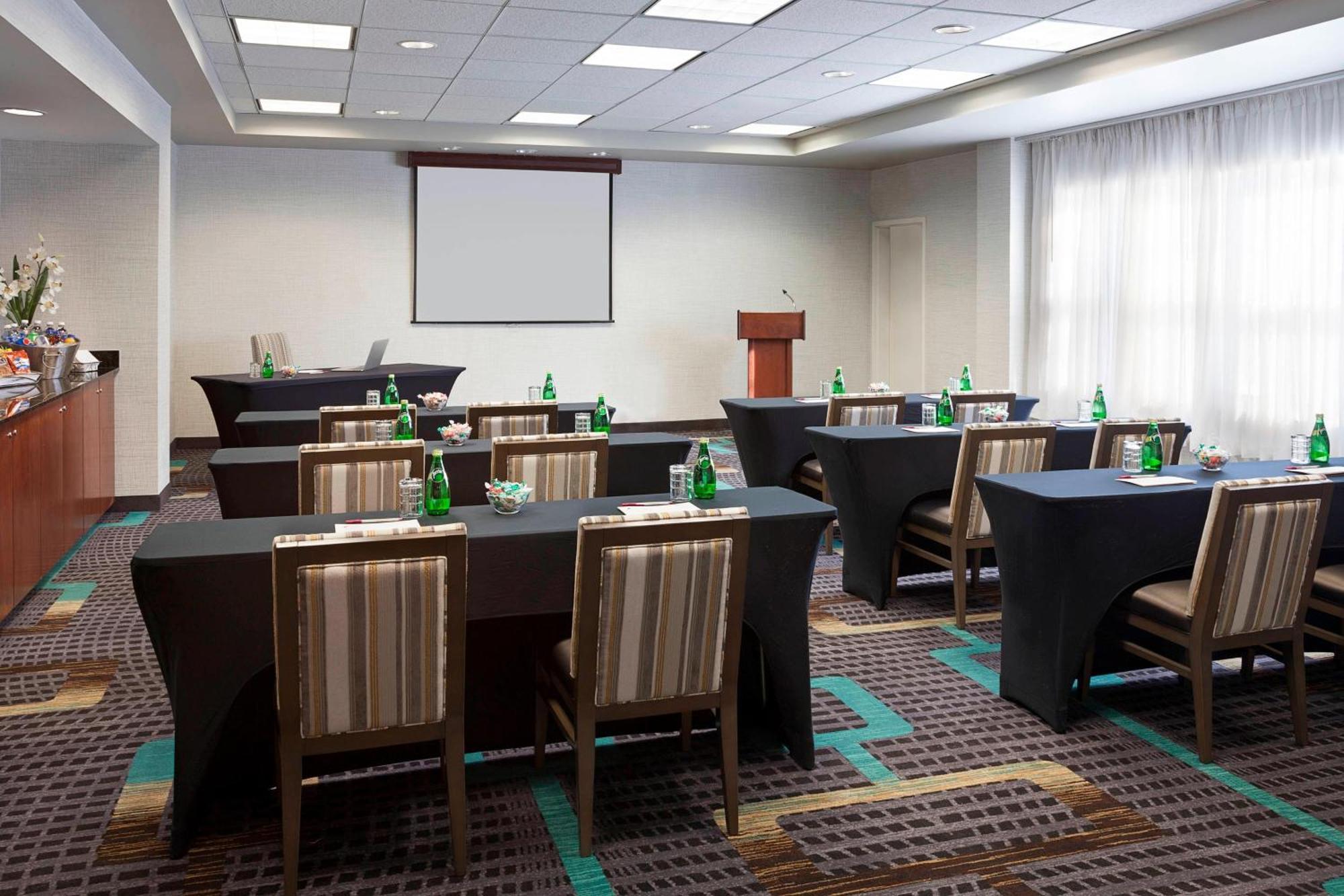 Residence Inn By Marriott Toronto Airport Extérieur photo